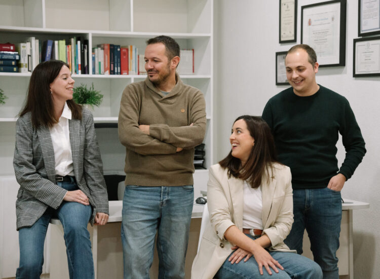 EME Consultores EL equipo de la consultoría, auditoría y gestoría de EME Consultores, especialistas en servicios contables, fiscales y laborales y mentores empresariales